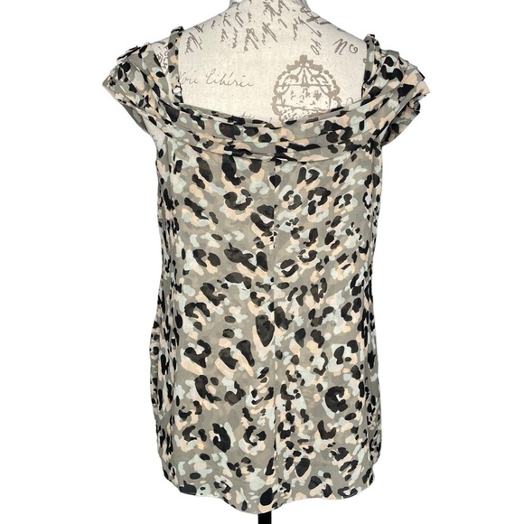 Cabi blouse tiered off shoulder shirt leopard camo women’s size small - Picture 5 of 8